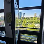 Amo Tower Center *