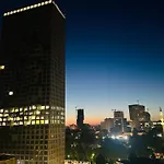 Amo Tower Center *