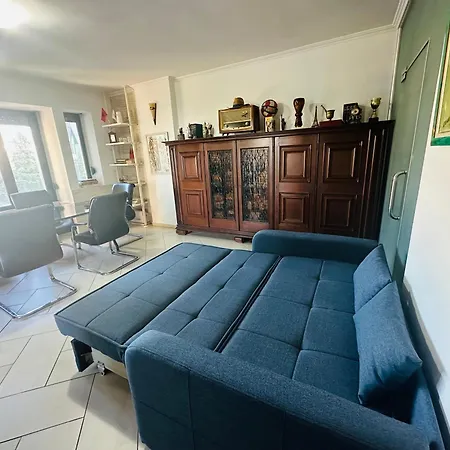 Amo Tower Center * 地拉那